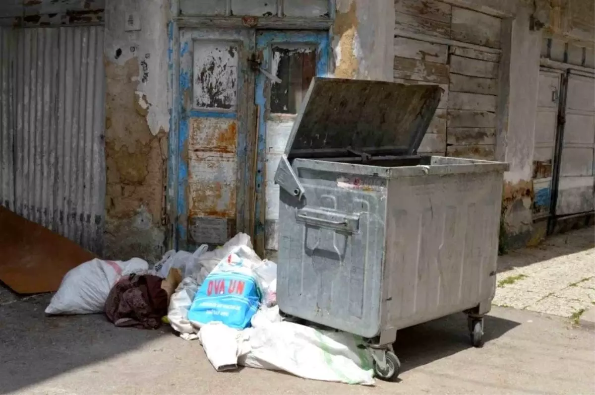 Bilecik Muhtarı’nın Eleştirisine Cevap: Konteyner Sorunları ve Sözleşme Detayları