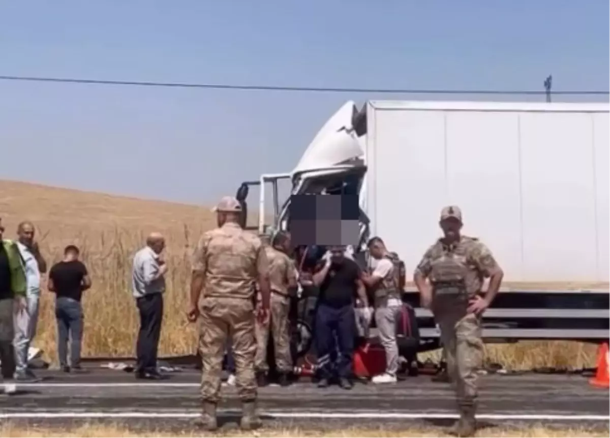 Diyarbakır’da TIR Kazası: Sürücü Hayatını Kaybetti