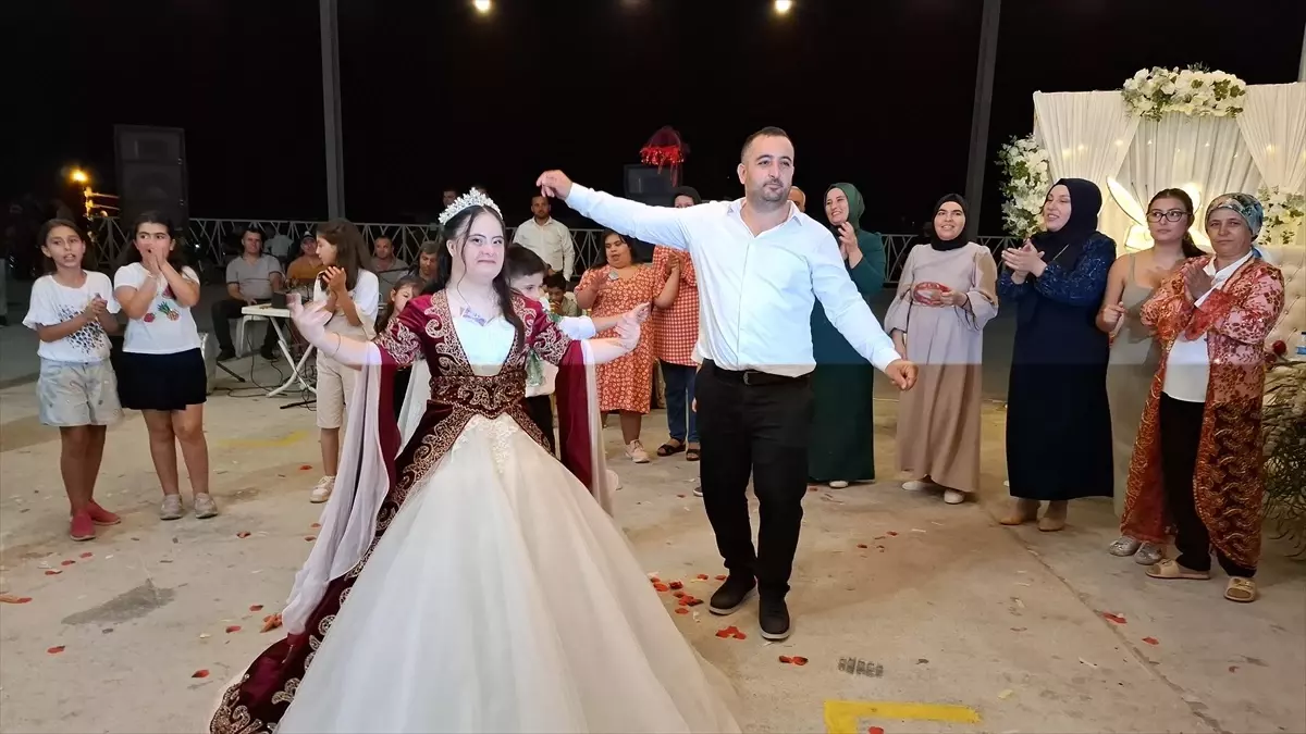 Down Sendromlu Gülsüm’ün Düğün Hayali Gerçek Oldu