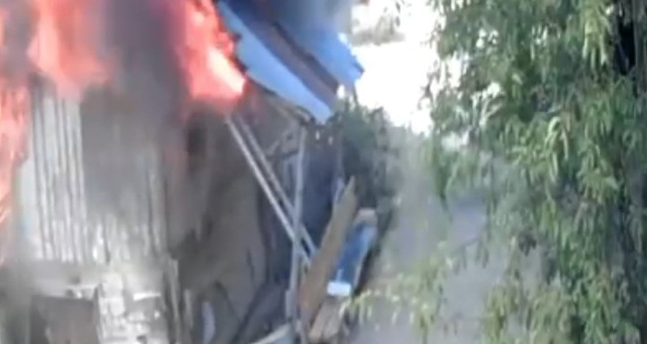 İnsanlık ölmemiş! Anne ve engelli oğlunu kurtarmak için yanan eve girdi