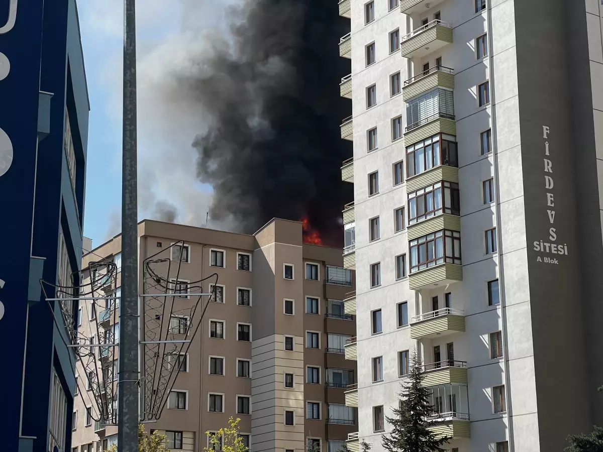 Kayseri’de 8 Katlı Binada Yangın