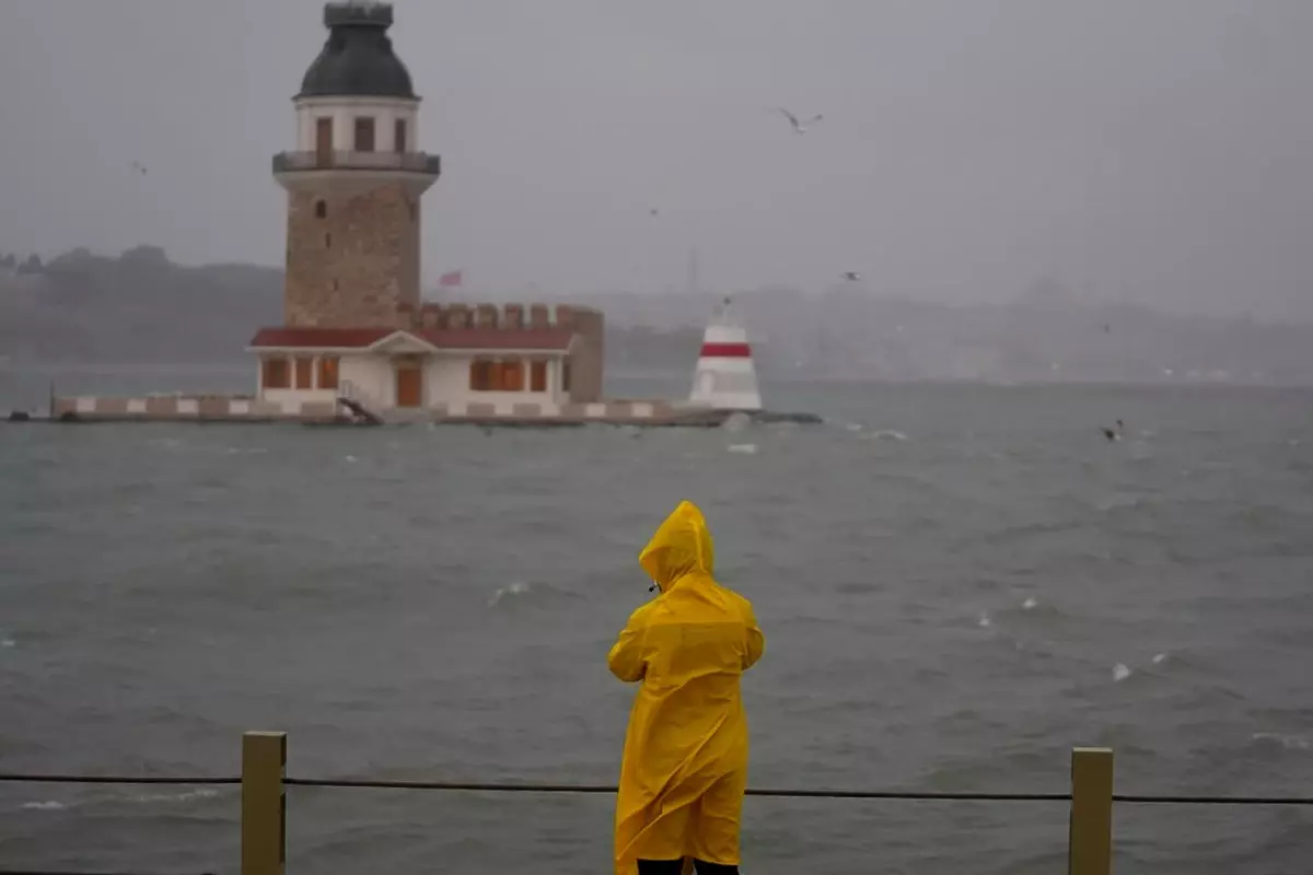 Meteoroloji’den 13 kente “sarı” kodlu uyarı: Fırtına ve sağanak geliyor