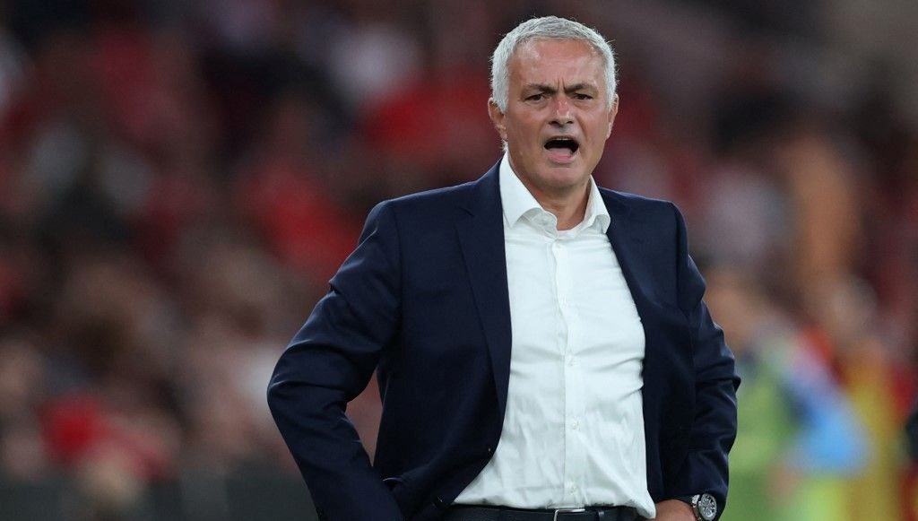 Mourinho ilk iç saha maçında 2 puan kaybetti, hakemlere yüklendi: “Balayı dönemi bitti”