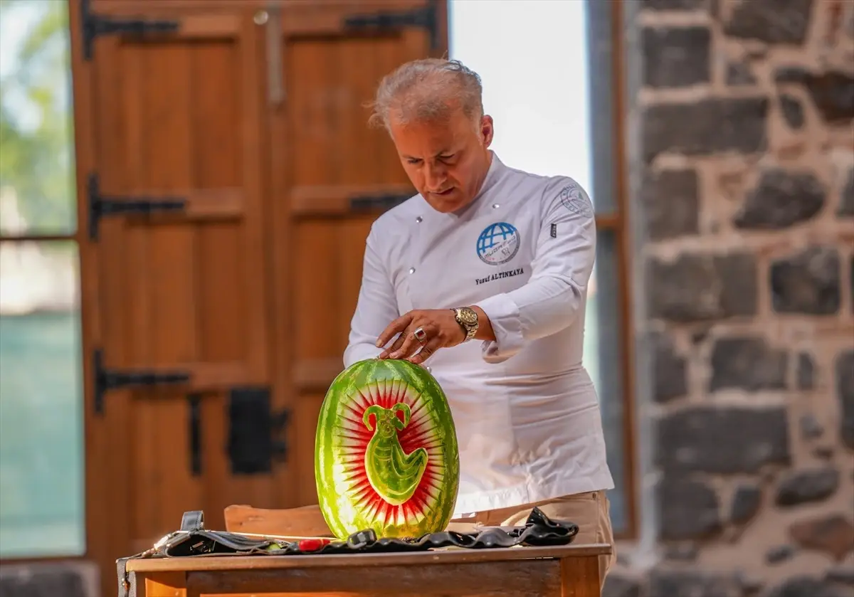 Şef Altınkaya’nın Tarihi Karpuz Sanatı