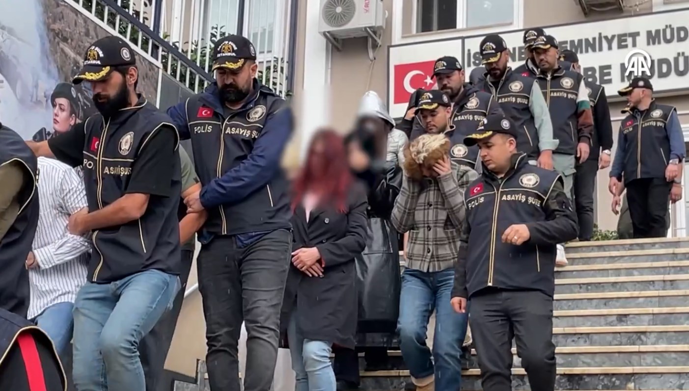 Ahlak polisinden İstanbul’da 15 ilçeye baskın