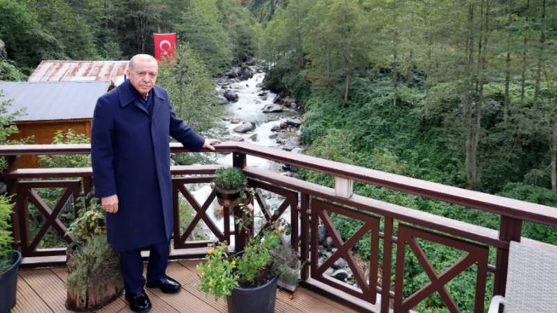 cumhurbaskani erdogan ayder yaylasini ziyaret etti LPUxYEf3
