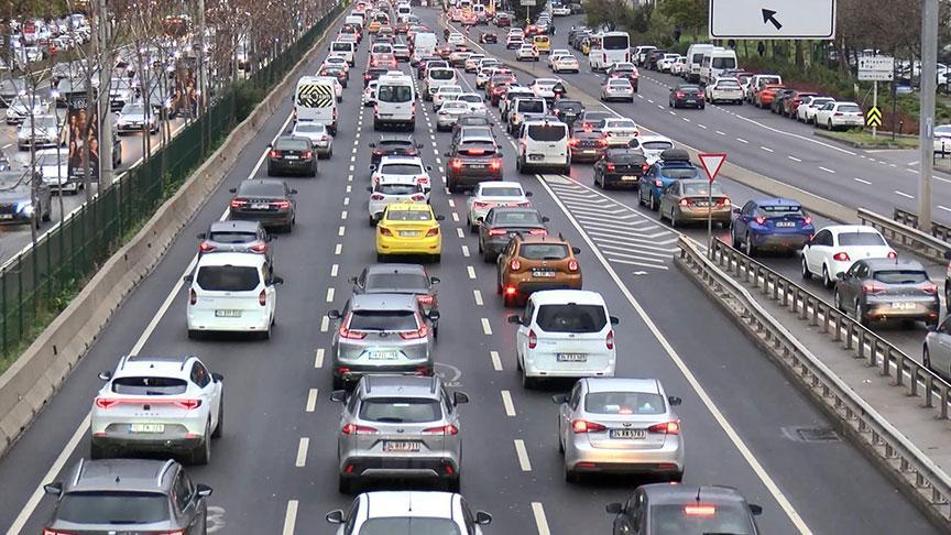 İstanbul’da trafik kilit! Yoğunluk haritası kırmızıya boyandı