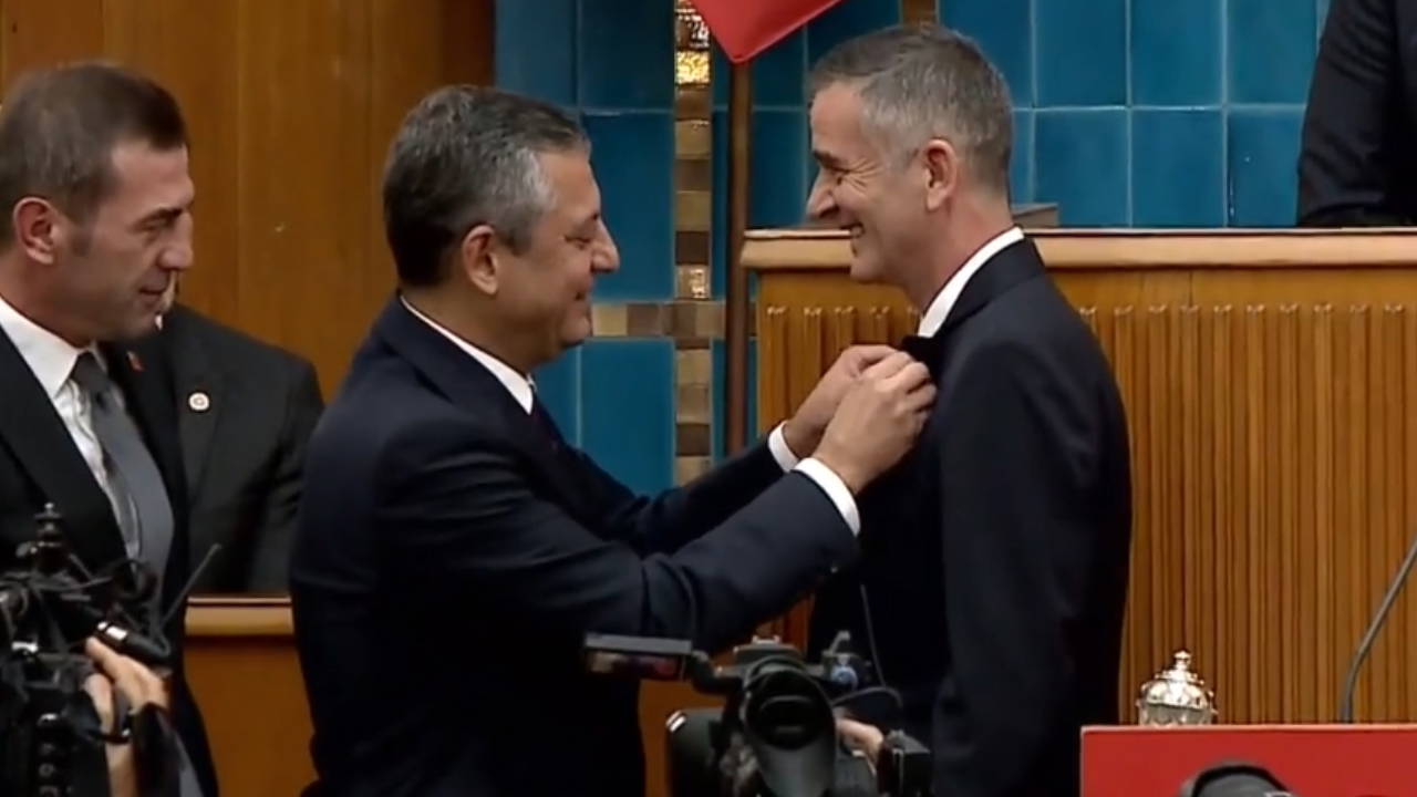 Özgür Özel ve Ümit Dikbayır