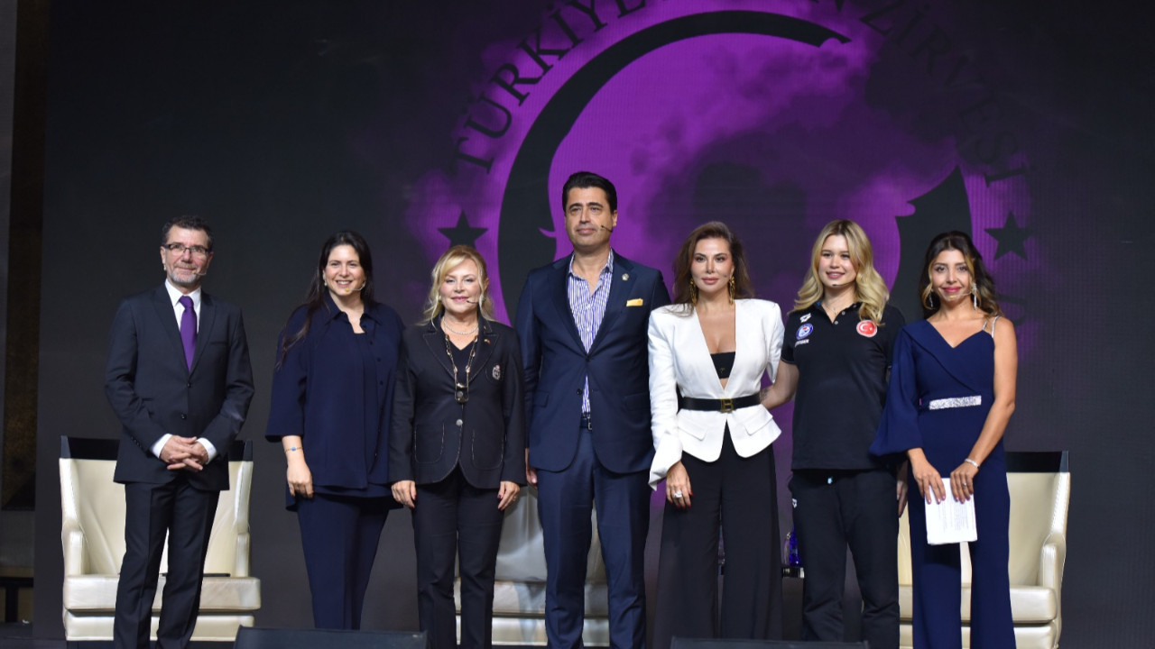 ‘Yılın İlham Veren Sanatçısı’: Filistin sözleri damga vurdu