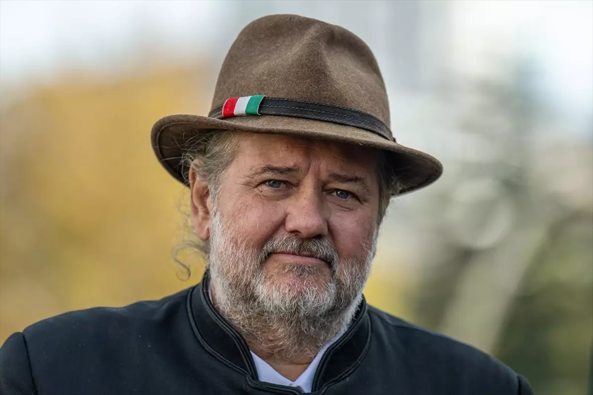 Ankara’da İlk Tuğrul Kuşu Heykeli Açıldı