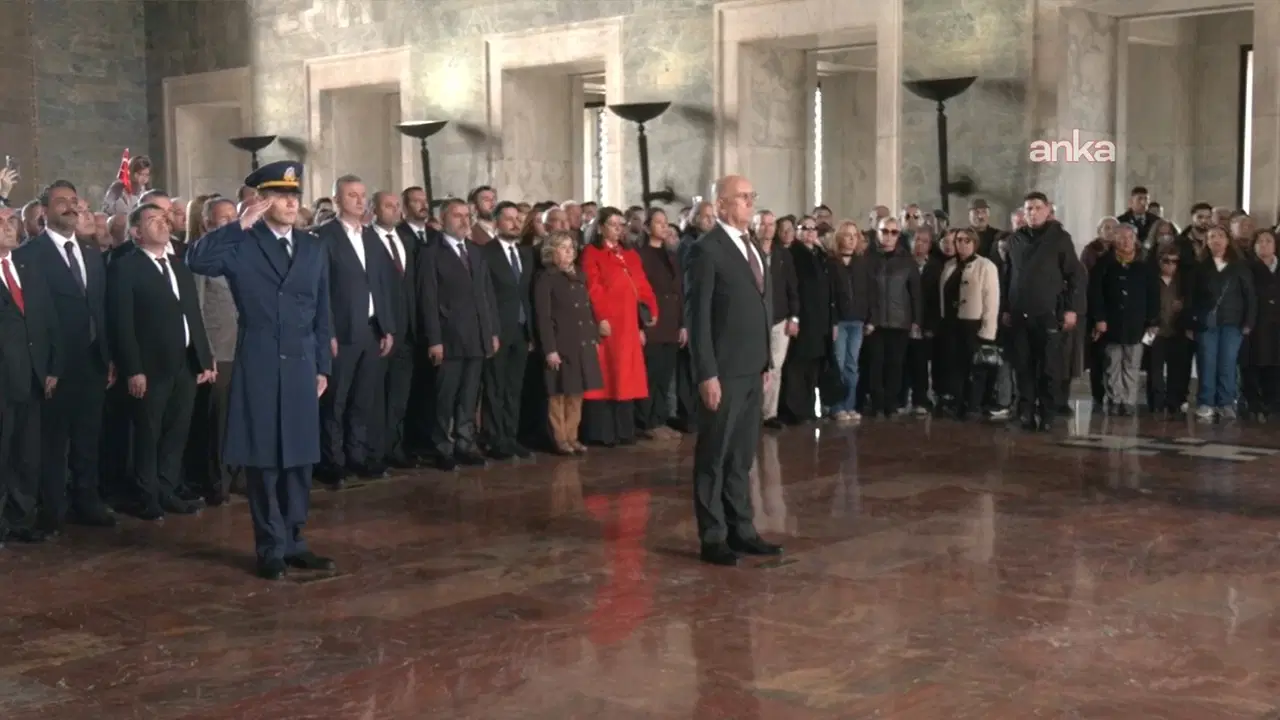 CHP Ankara İl Başkanlığı, Anıtkabir’i ziyaret etti