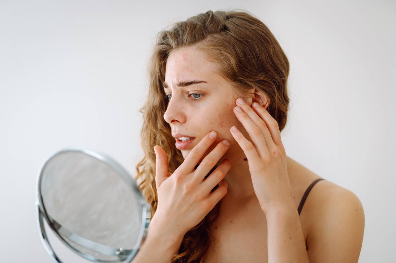 Cilt bariyerini bozuyor, erken yaşlanmaya sebep oluyor: Cilt rutininde sık yapılan 9 hata