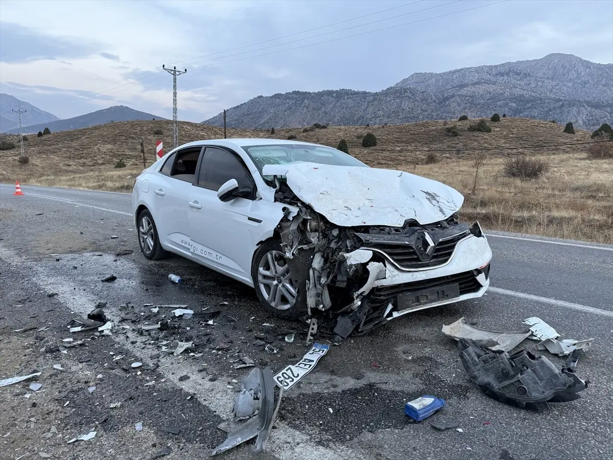 Göksun’da Trafik Kazası: 4 Yaralı