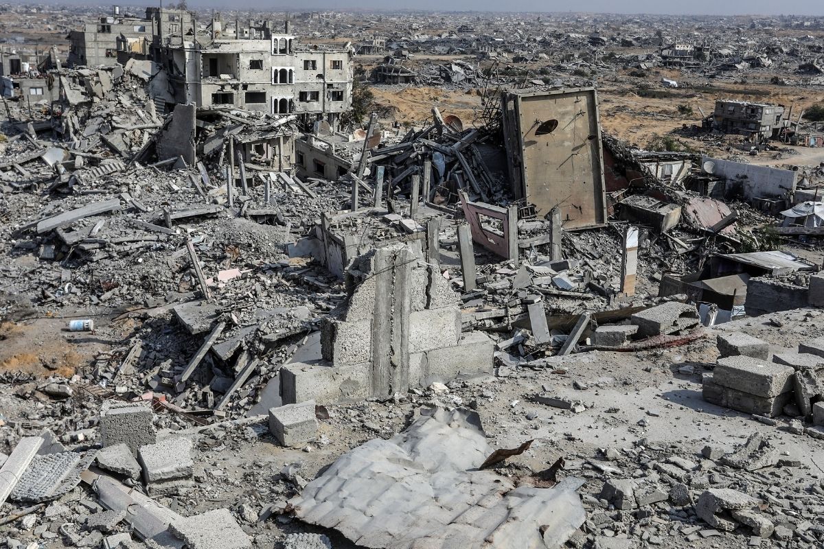 İsrail, Gazze’de ateşkes kararı sonrasında bin 500’den fazla binayı buldozerlerle yıktı