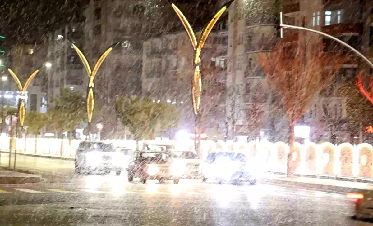 Aksaray’da Kar Yağışı Başladı