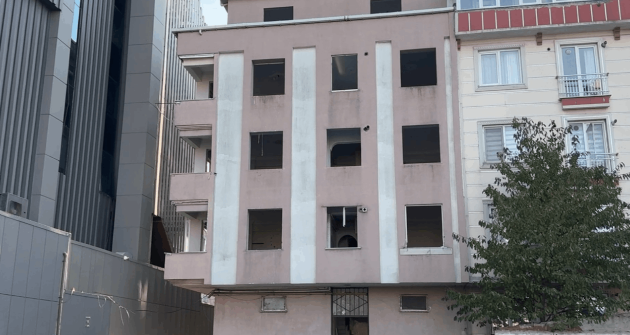 Avcılar’da kentsel dönüşüme giren binadaki malzemeler çalındı