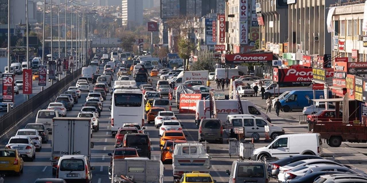 Başkentte yarın bazı yollar trafiğe kapanıyor: İşte kapanacak yollar…