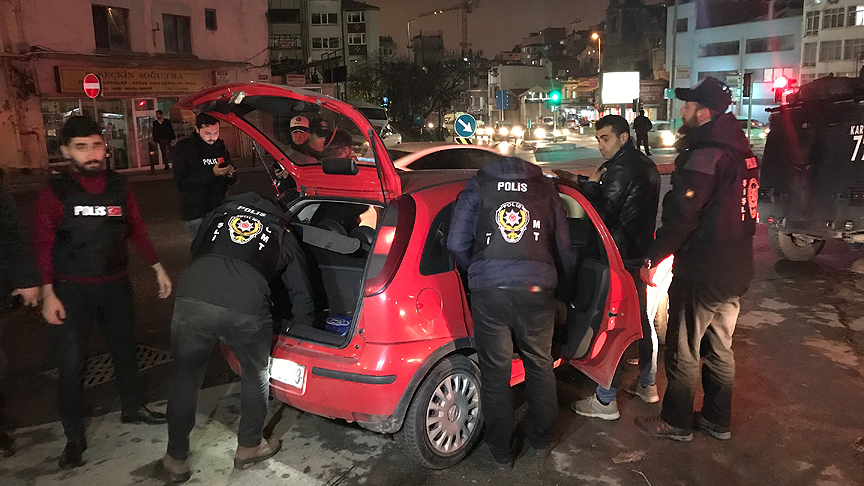 Caddeler tutuldu, helikopter havalandı. İstanbul’da binden fazla gözaltı