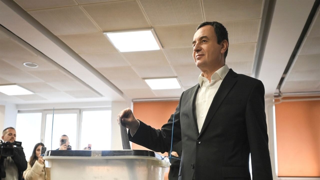 Kosova’daki erken genel seçimi Kurti kazandı