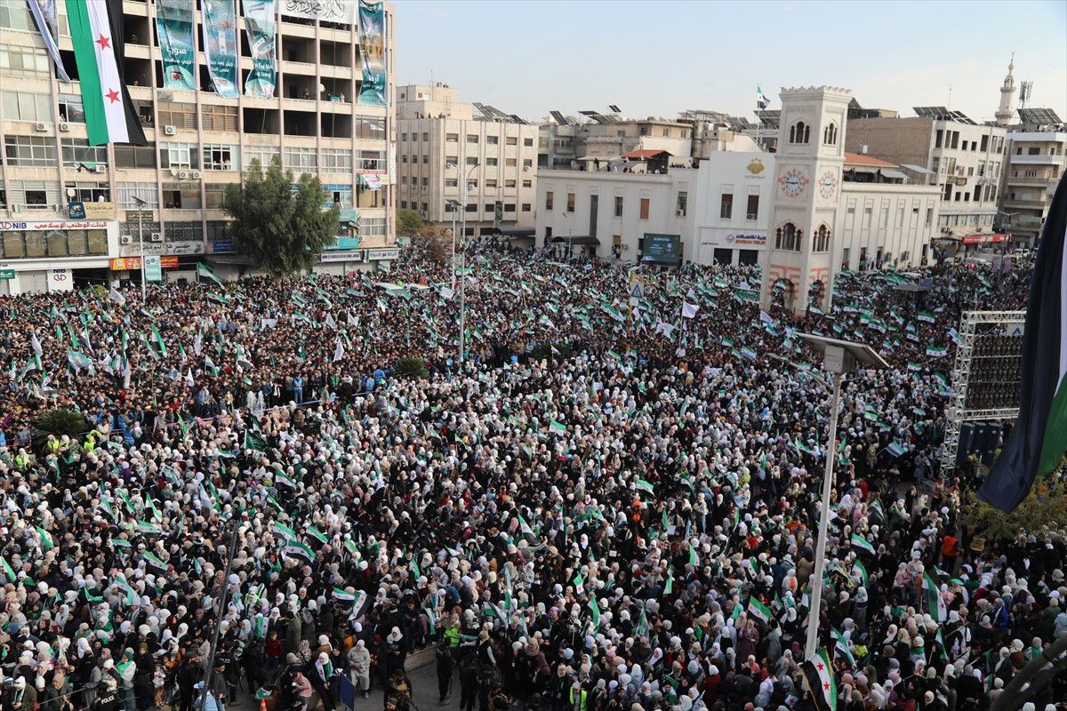 Suriye, Baas rejiminin devrilmesinin birinci yıl dönümünü kutluyor