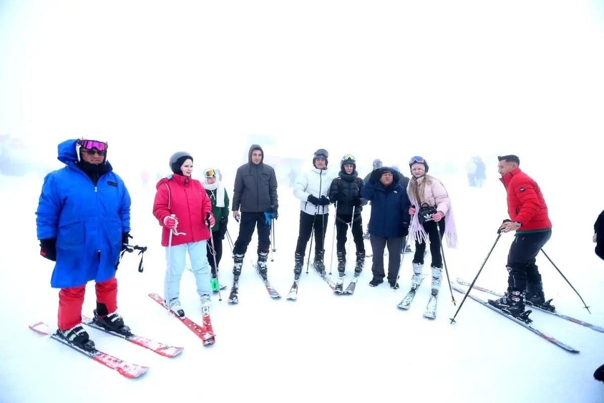 Başkan Büyükkılıç, Erciyes’te kayak tutkunlarıyla bir araya geldi