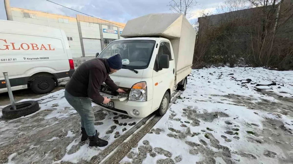 Düzce’de Soğuk Hava Araçları Donuyor