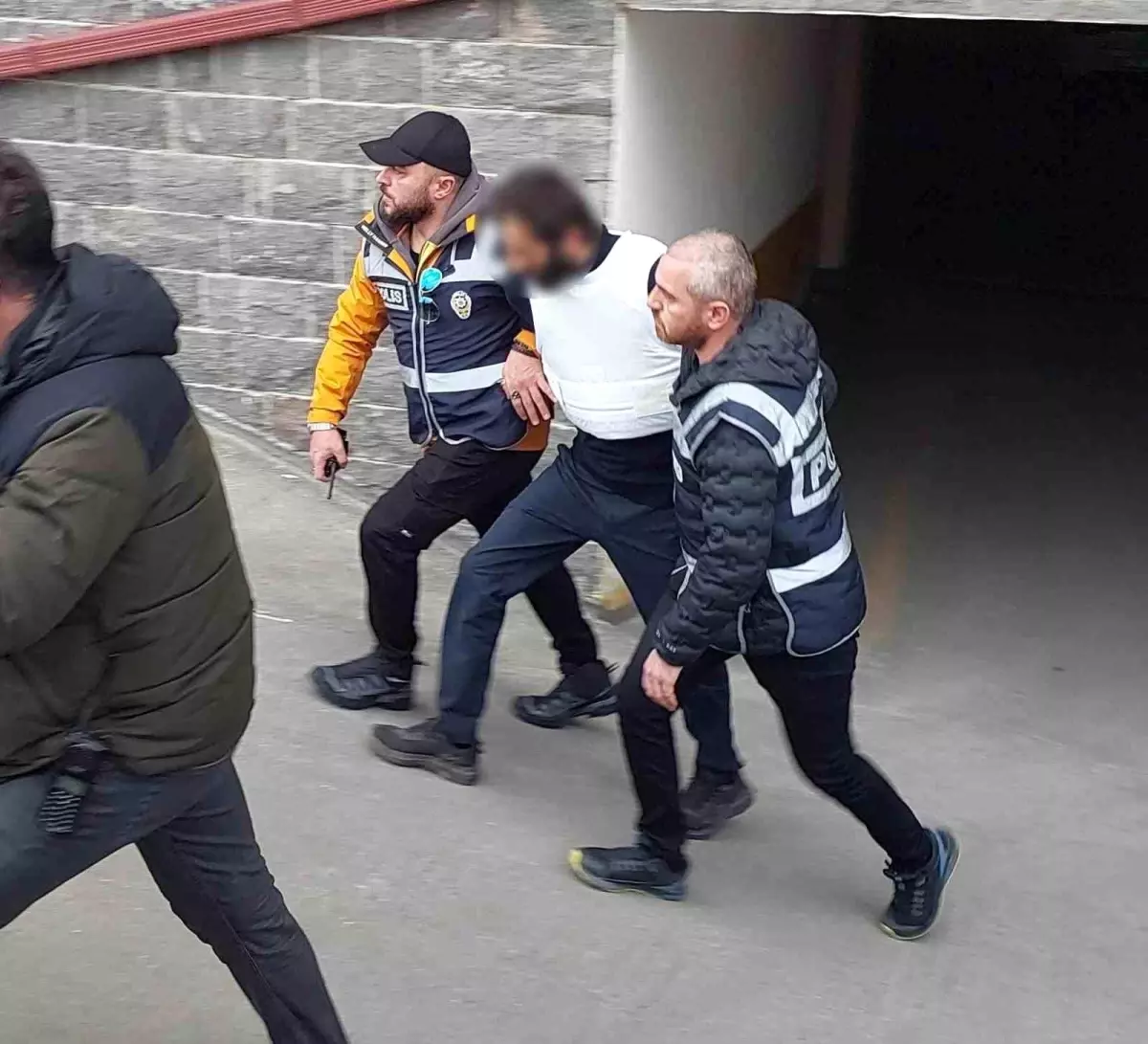 Eski belediye başkan yardımcısının katil zanlısı tutuklandı