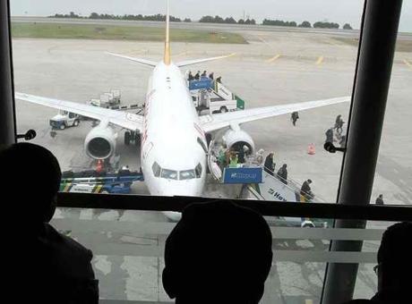 Havalimanında tüyler ürperten olay! Ölü eşini yolcu diye uçağa bindirmek istedi… Kan donduran itiraf